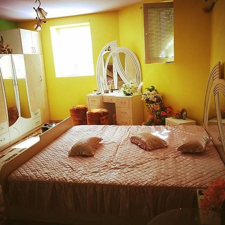 Two Bedroom Townhouse Mika Ruse Luaran gambar